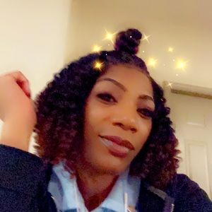 Meet your Posher, Latisha